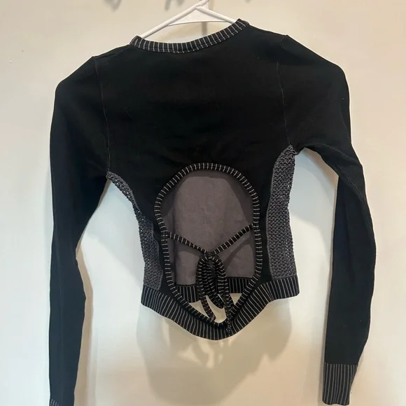 iETS FRANS Black and Gray Long Sleeve Top - Picture 3 of 3